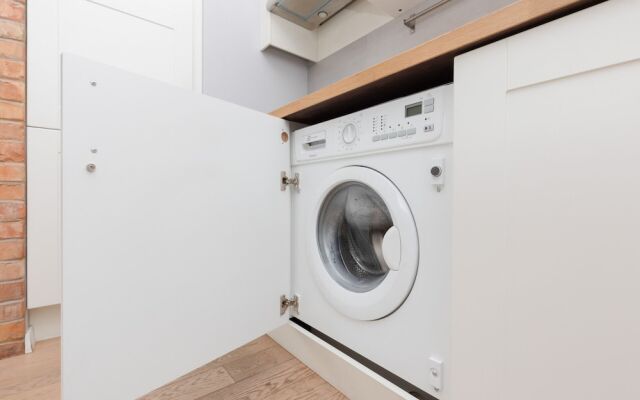 Stylish Apartment Rydygiera by Renters