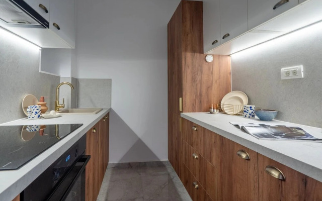 Views of all the Palaces 2BR Stunner