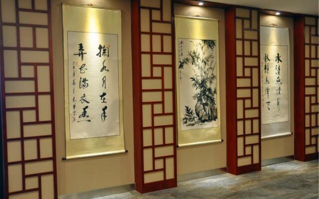 GreenTree Qinhuang Island Railway Station Business Hotel