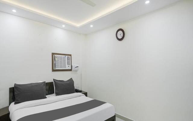 Collection O 85894 Hotel City Light Guest House