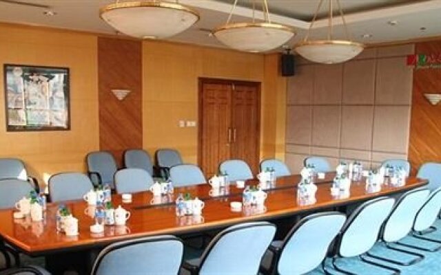 Lintong Grand Hotel - Lingcang