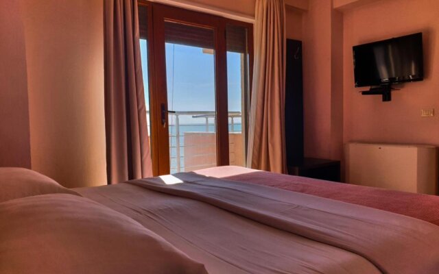 Hotel Nais Beach