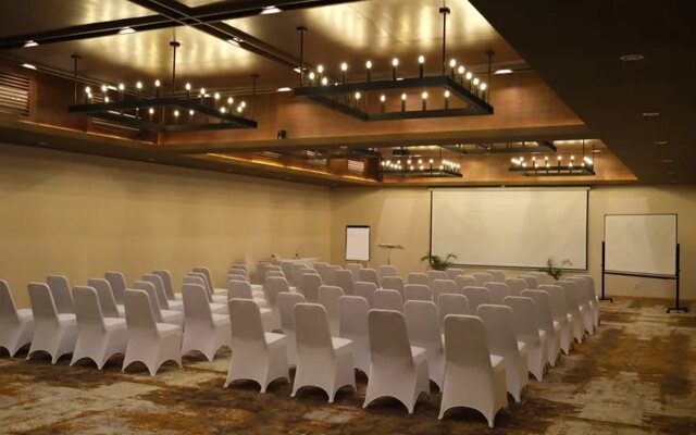 Kayumas Seminyak Resort