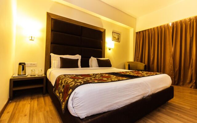 OYO Premium Vastrapur Lake