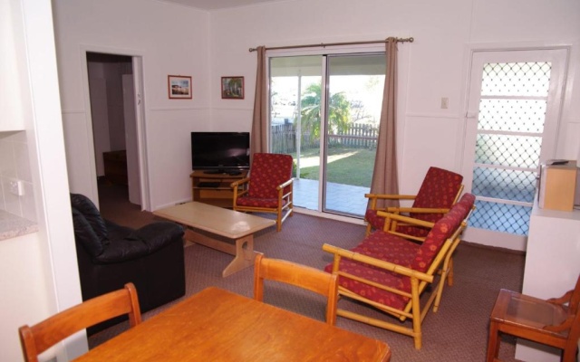 Fleur Cottage, 7 Willow Street – Guest Rooms – Crescent Head