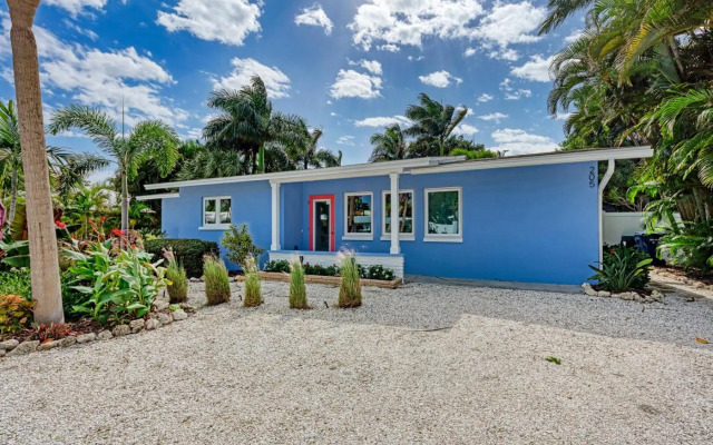 Sea La Vie - 205 - 55th