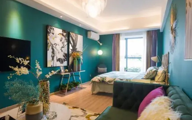 Manlu Ins Design Hotel (Baolong Plaza, Jinsui Avenue, Xinxiang)