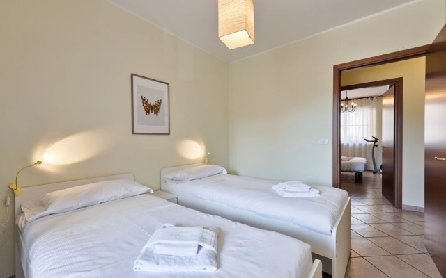 Fortino Roomy Apartment