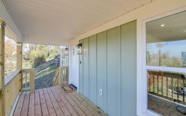 Hilltop Tennessee Retreat: Neyland Stadium Views!