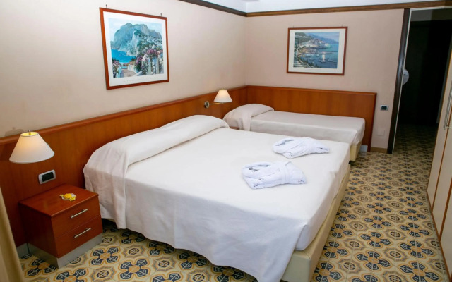 Pietra di Luna Hotel