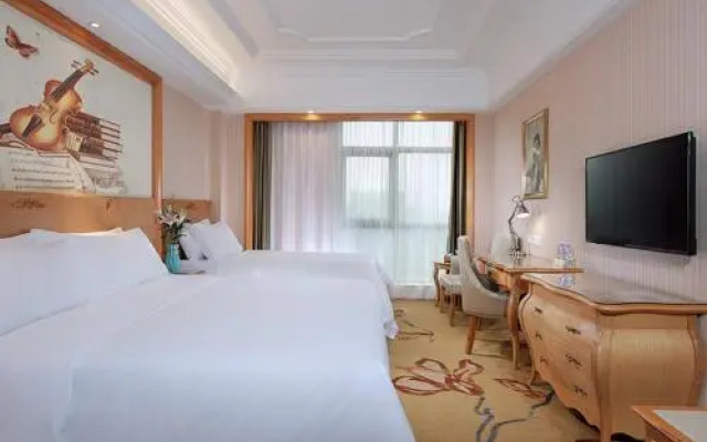 Vienna Hotel Guangdong Maoming Railway Station