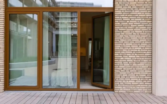 Bright Apartment Near the Beach