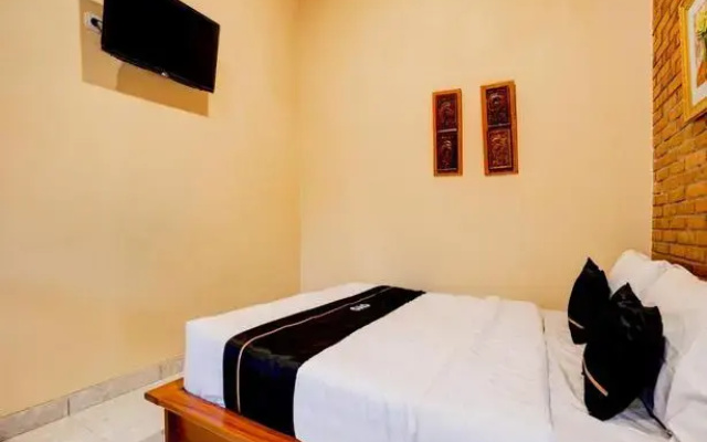 SUPER OYO Collection O 90265 Cempoko Mulyo Homestay Syariah