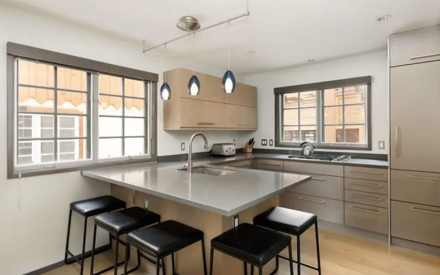 Alpenblick by Frias Properties