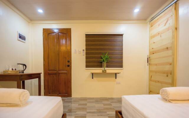 Alona Beach Side Inn