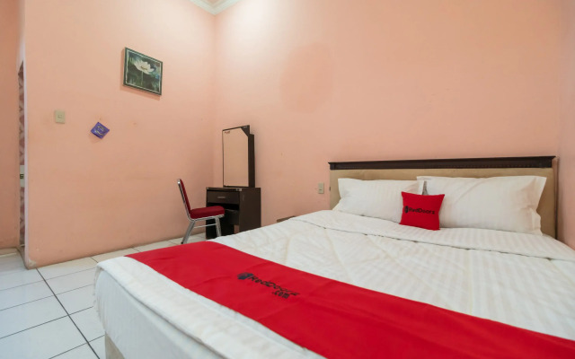 RedDoorz near Silangit International Airport