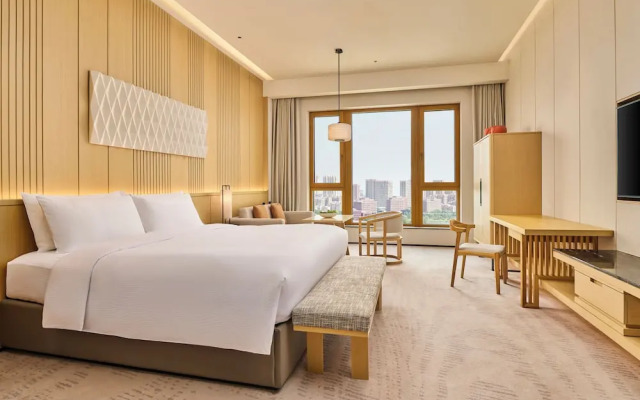 Secan Hotel Qingdao, Curio Collection By Hilton