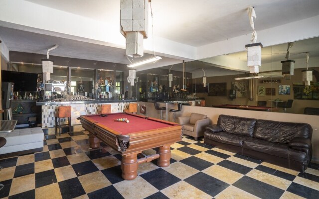 Capital O Airport 24/7