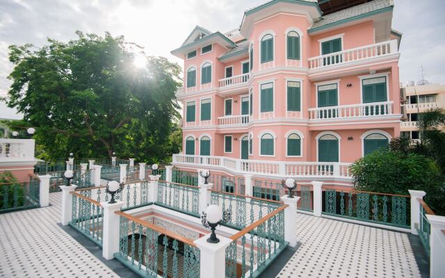 Hiranyakul House Riverside