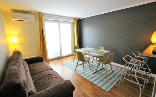 Modern Apartment 1 Bedroom/1 Bathroom in a Palm Beach Area