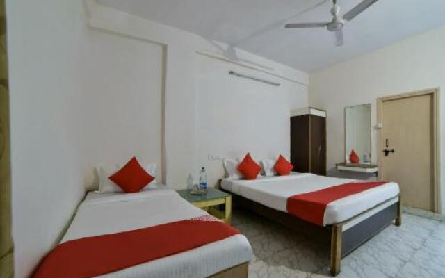 OYO 16533 Hotel Sudarshan