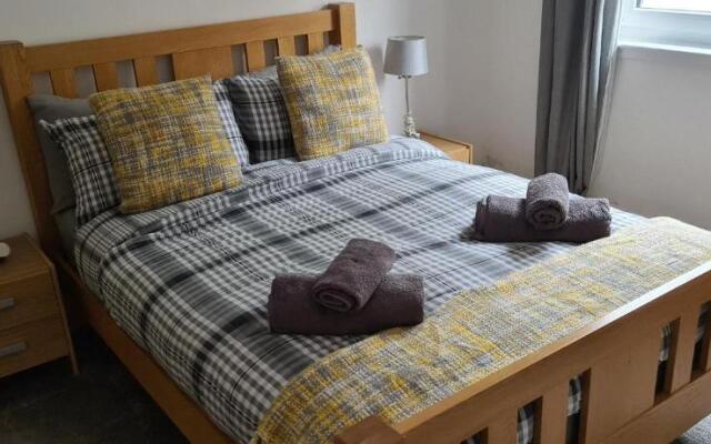 Espedair Apartment
