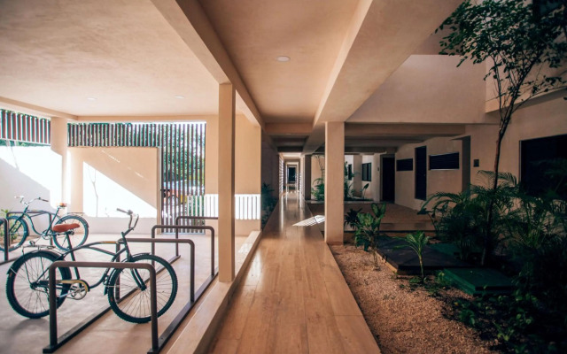 Modern chic 1 bedroom apt w/ rooftop infinity pool