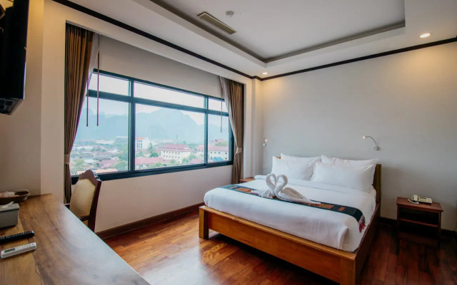 Sisombat Plaza Hotel