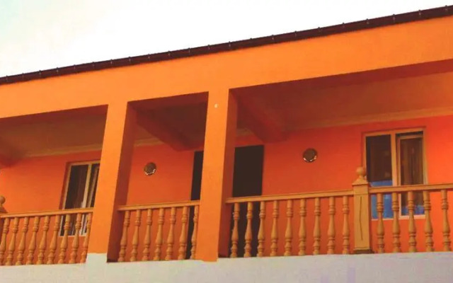 Nini Guest House