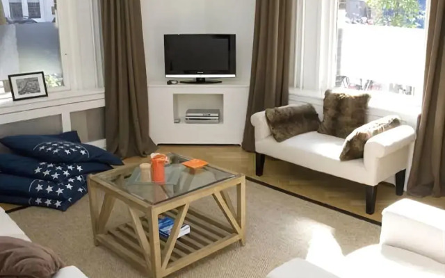 Group Apartment Museum Square