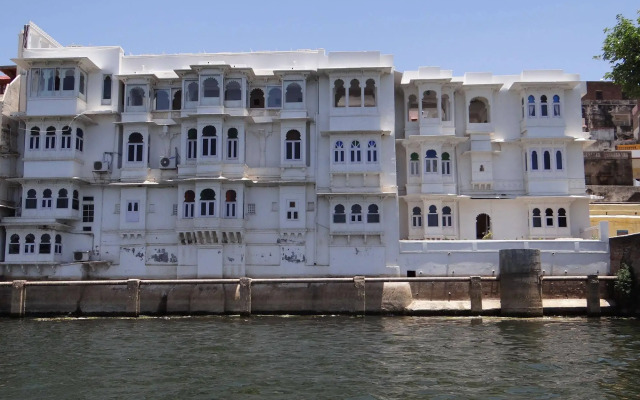 Jagat Niwas Palace