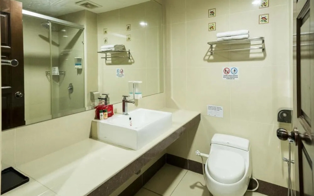 OYO 244 Family Hotel
