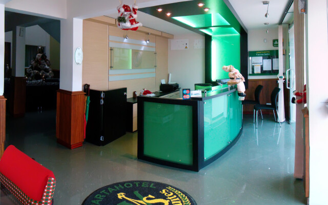 Apartahotel Vincent Suites