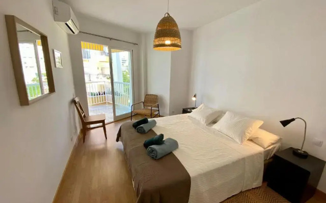 Apartment Overlooking the Beach