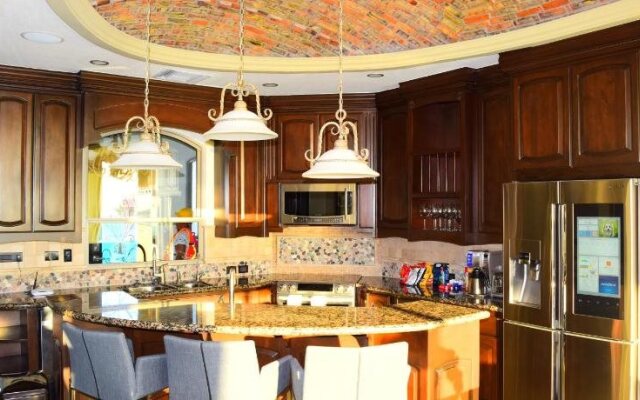 Esmeralda Luxury Resort