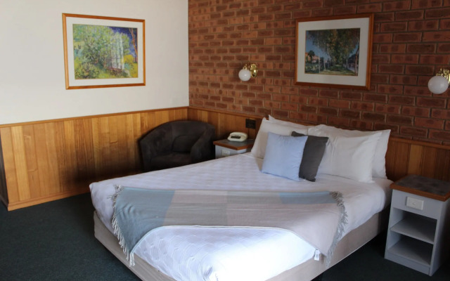 Golden River Motor Inn
