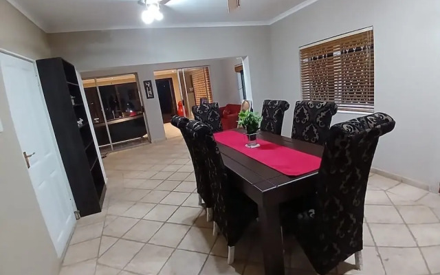 Cozy Margate Retreat Family Home With 2 Bedrooms