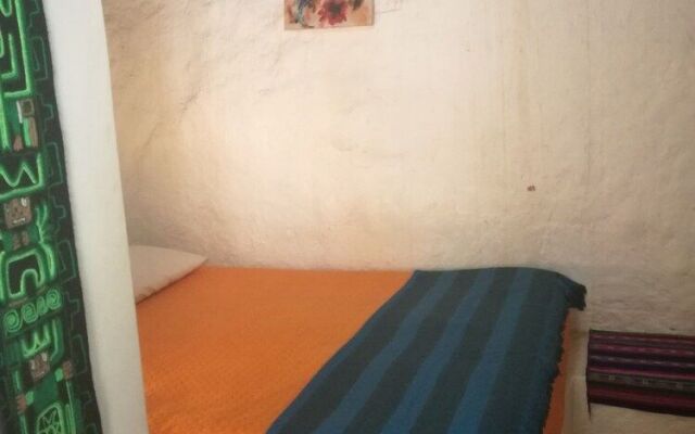 Yaalir At'mu - Hostel