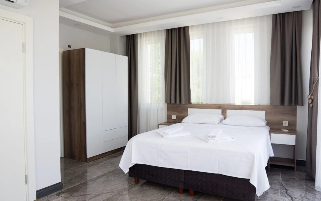 Private Pool Garden Villa- All Rooms w AC