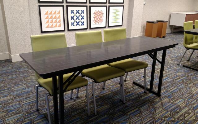 Holiday Inn Express & Suites Tempe by IHG