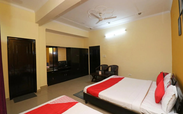 Oyo 19848 Hotel Saraswati Palace