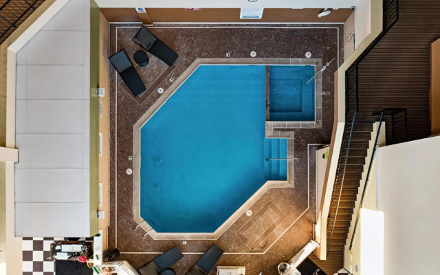 The Atrium Resort, Virginia Beach by Vacatia