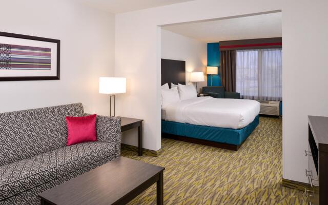 Holiday Inn Express & Suites Omaha West, an IHG Hotel