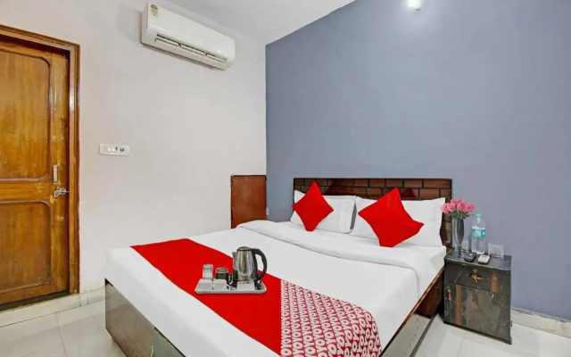 Oyo Flagship 703124 Hotel The Royal