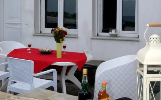 Thomais House