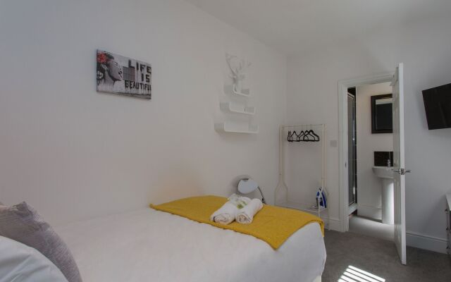 Townhouse Plus @ 26 Westminster St