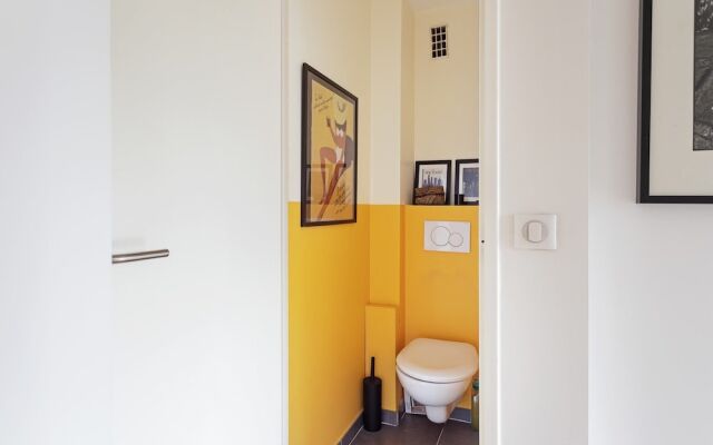 Bright and Modern Apt With Patio in Paris 18th!