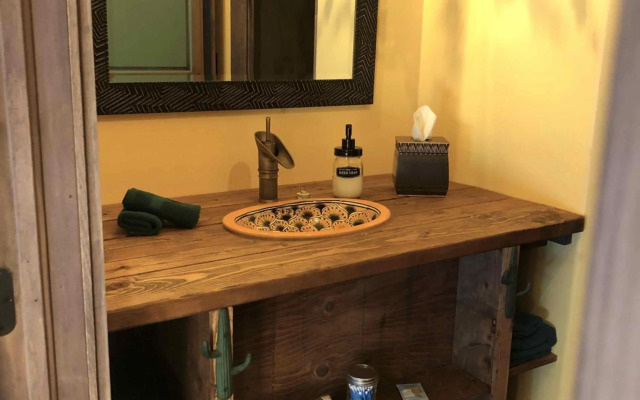 Oranch House, Studio & Wilderness