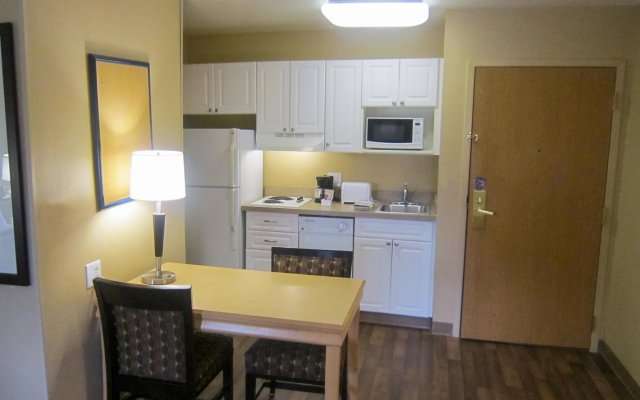 Extended Stay America Suites Washington DC Chantilly Airport