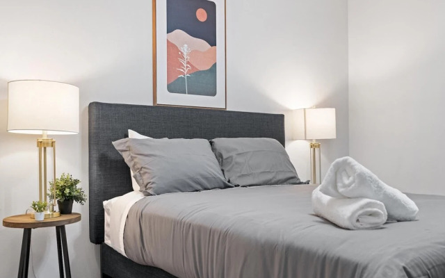 Stylish 2BR Near UT Highland Evonify